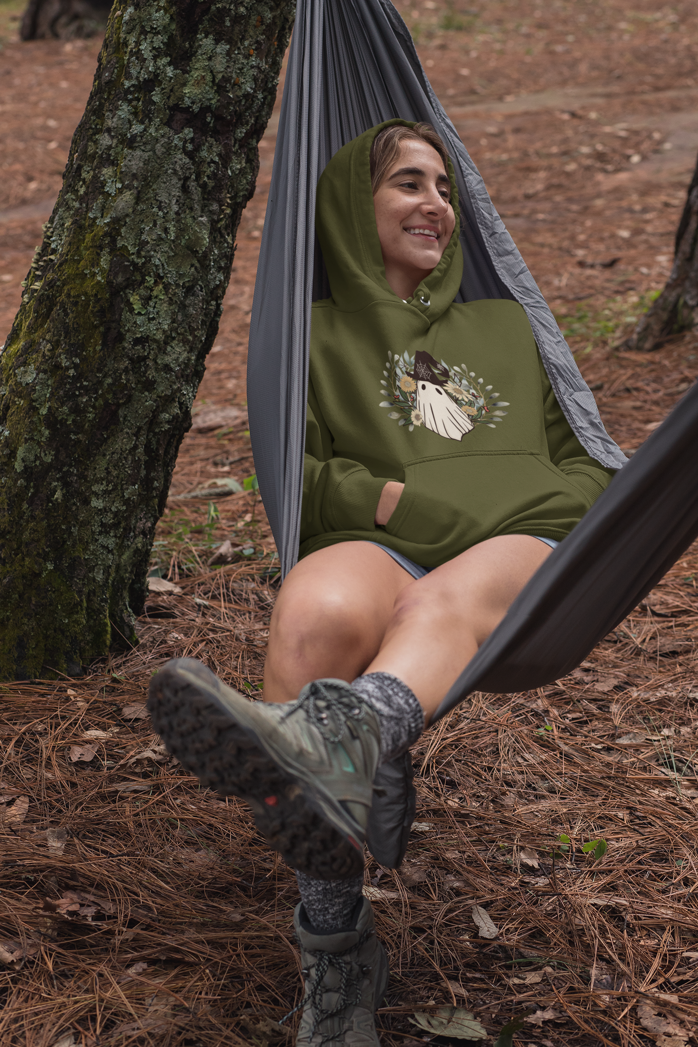 Stay Warm in Style with the Retro Ghost Unisex Heavy Blend™ Hooded Sweatshirt