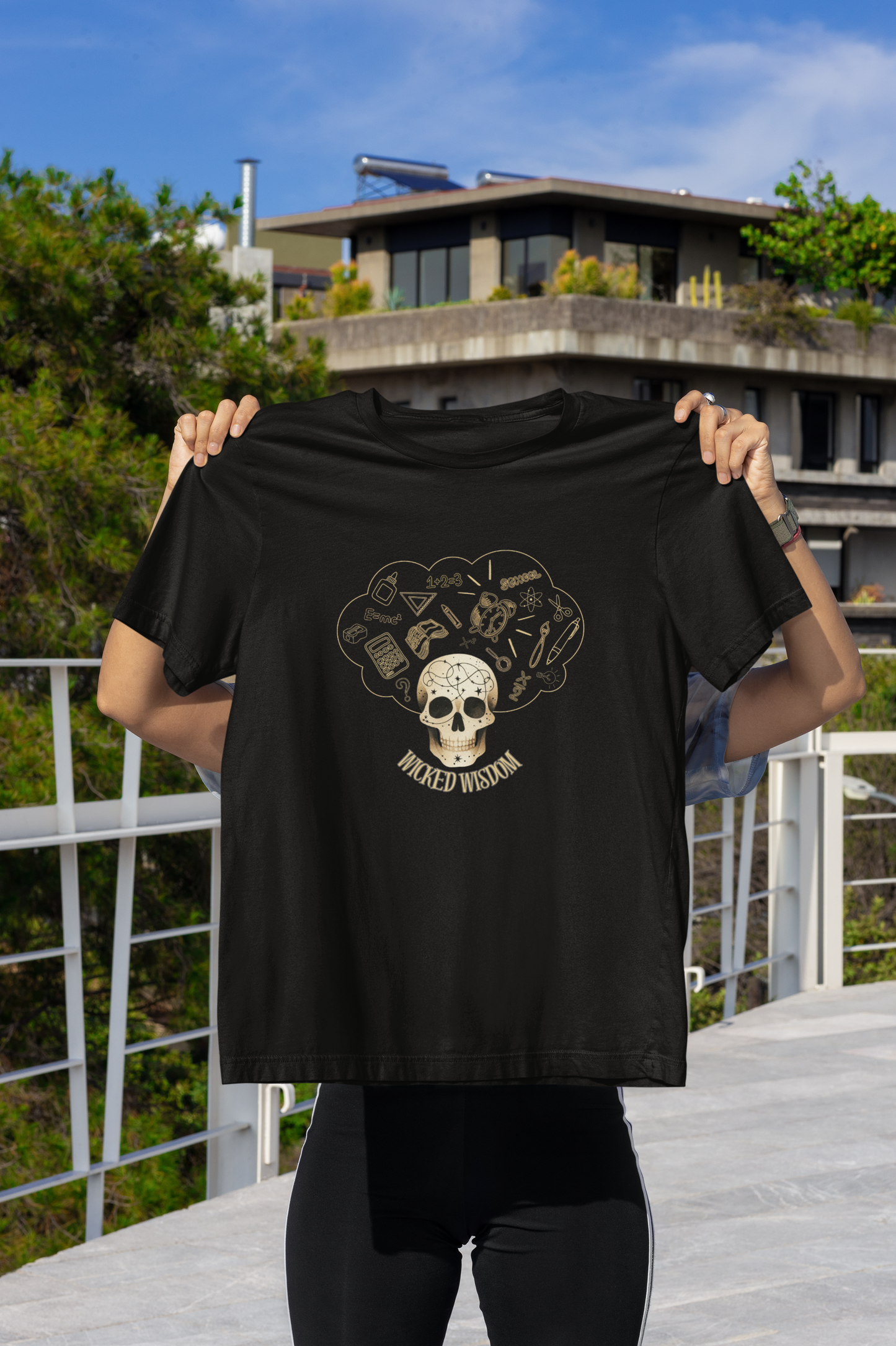 Edgy Skull Graphic Tee – Unisex Comfort for the Bold and Unique