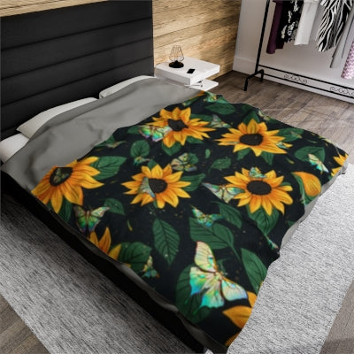 Soft and Luxurious Sunflower and Luna Moth Velveteen Blanket - Perfect for Bringing the Outdoors In